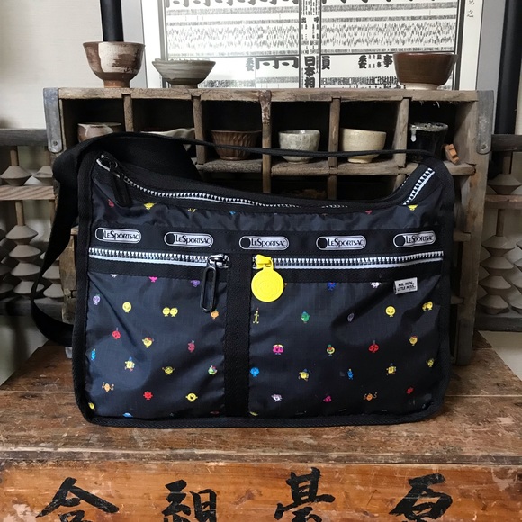 Lesportsac Handbags - LeSportSac Little Miss crossbody bag
